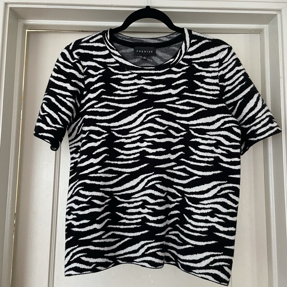 Premise zebra print short sleeved sweater